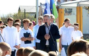 OTVORITEV PRED OŠ CERKNICA  13 FOTO LJUBO VUKELIČ